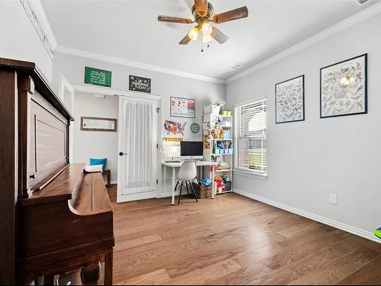 910 Hancock St — Photo 23