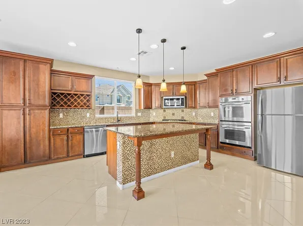 10204 Radcliffe Peak Ave, Las Vegas, NV 89166