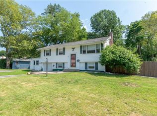 29 Pemberton Rd, Willimantic, CT 06226