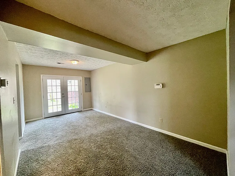 404 Whispering Hills Dr — Photo 7