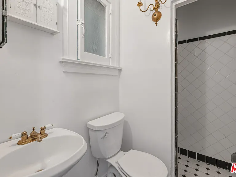 317 S Norton Ave — Photo 25