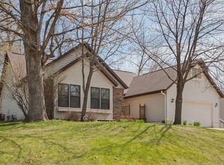 3608 Old Orchard Rd NE, Cedar Rapids, IA 52402