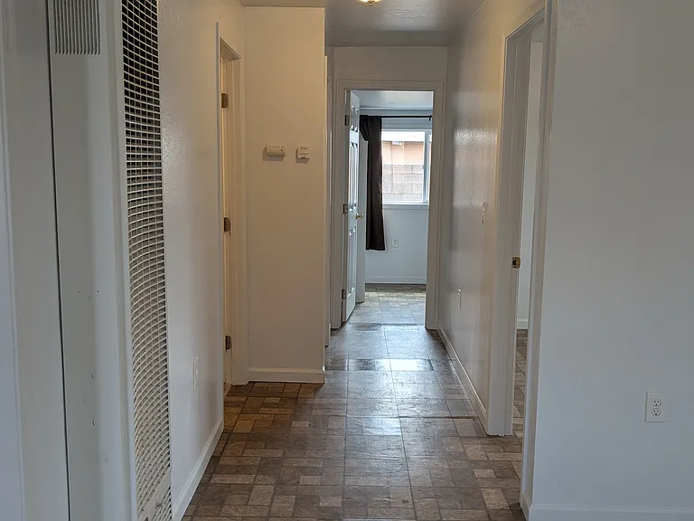 908 N Winslow Ave — Photo 7