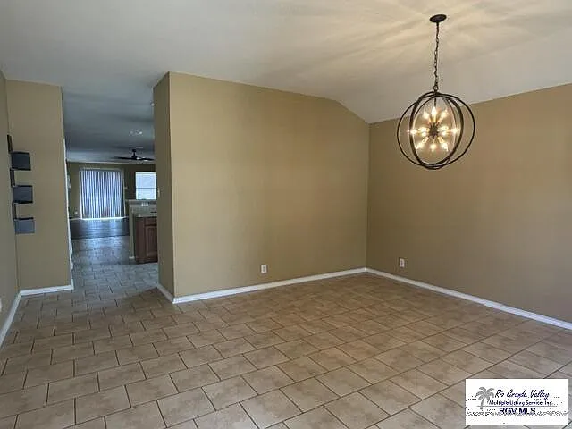 4 bed, 2.0 bath, 1800 sqft, $1,850 — Photo 3