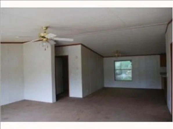 136 Royal St, Taylor, TX 76574