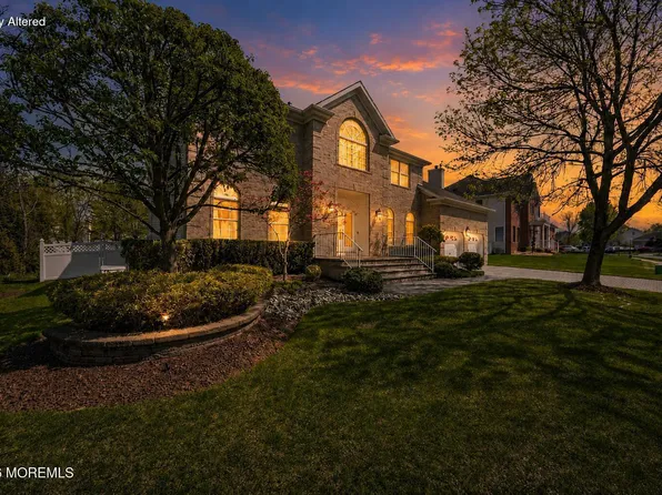 13 Bloomfield Road, Manalapan, NJ 07726
