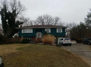 25 Raybor Rd, Commack, NY 11725