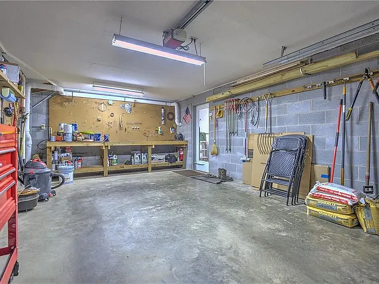 12 Evergreen Hill Dr — Photo 37