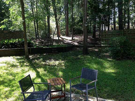 4th image of 427 Evergreen Dr