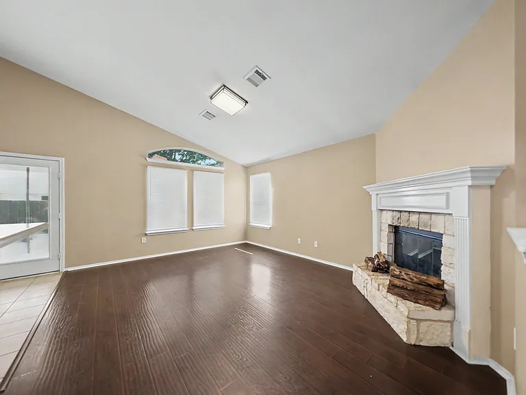 4502 Golden Gate Dr — Photo 8