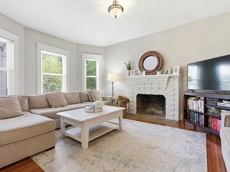 53 Grampian Way #1 — Photo 2