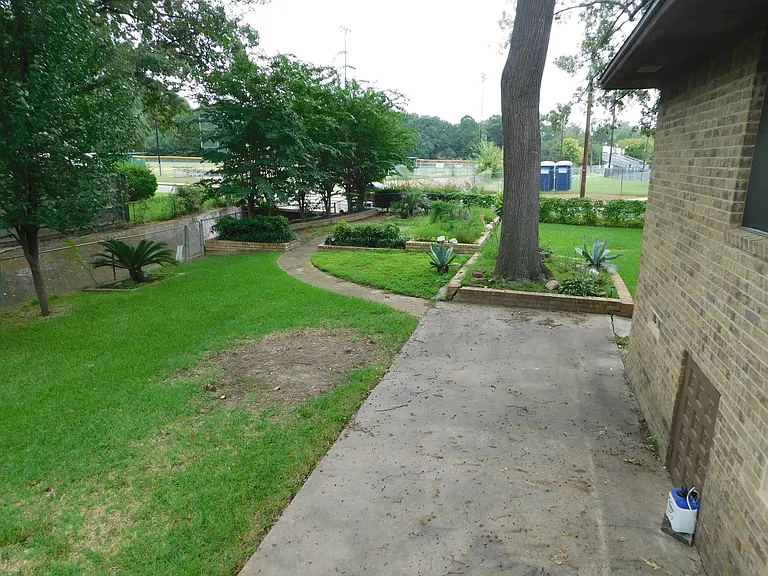 4220 Birdwell Dr — Photo 26