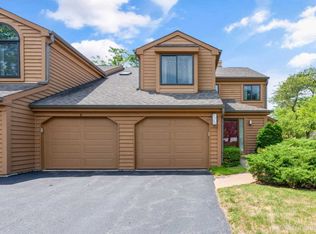 24952 Shoreline Rd #952, Barrington, IL 60010