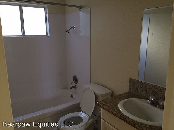 4th image of 5401 Garfield Ave APT 29