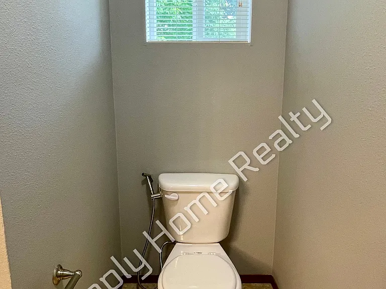 4520 Freemont St NE — Photo 21