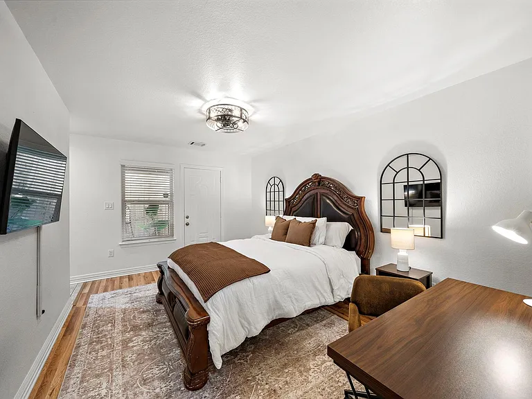 1505 Wentworth St — Photo 14