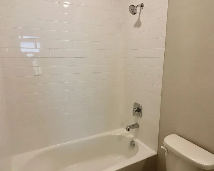 1120 Eastland Ln — Photo 17