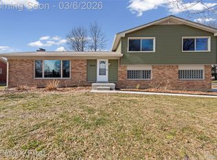 2864 Colonial Trl, Bloomfield Hills, MI 48304