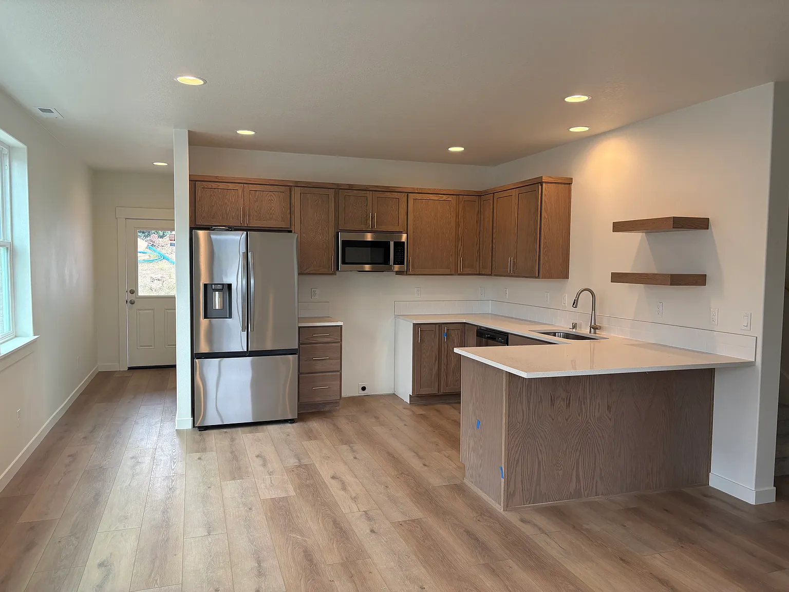 3 bed, 2.5 bath, 1583 sqft, $2,995 — Photo 4