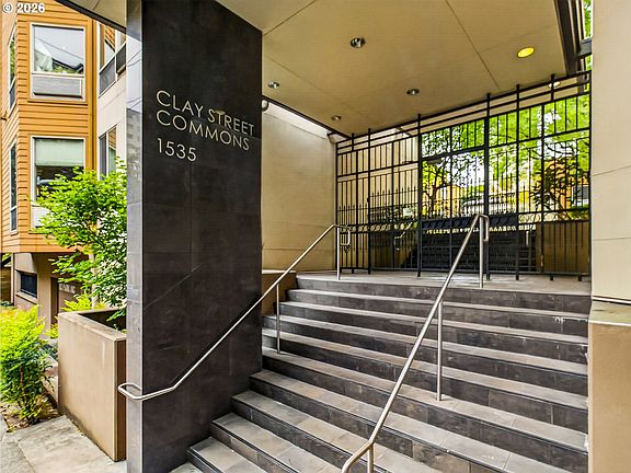 2nd image of 1535 SW Clay St APT 103