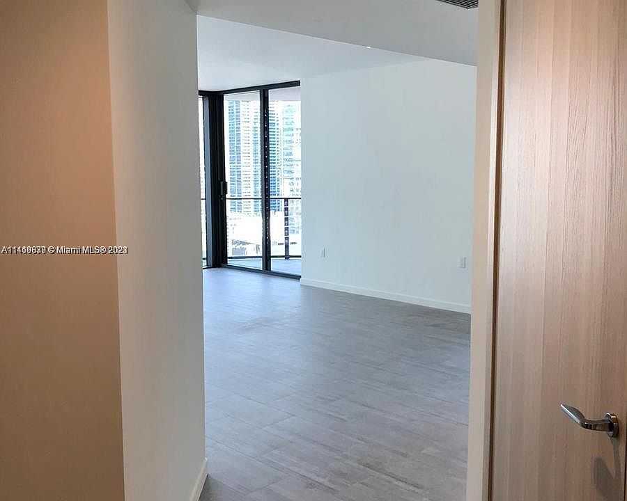 1st image of 1000 Brickell Plz #2915