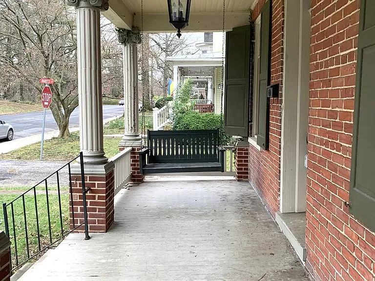 218 N Prince St — Photo 3