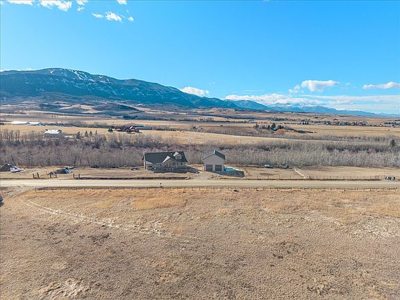 4th image of 32 Red Lodge Creek Rd