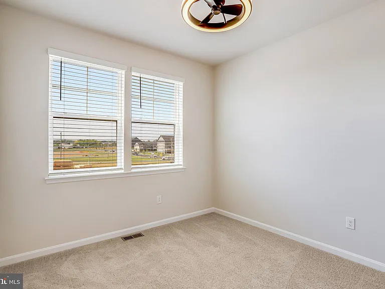 385 Ensemble Way — Photo 26