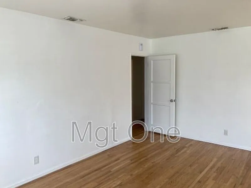 3 bed, 2.0 bath, 1338 sqft, $2,950 — Photo 4