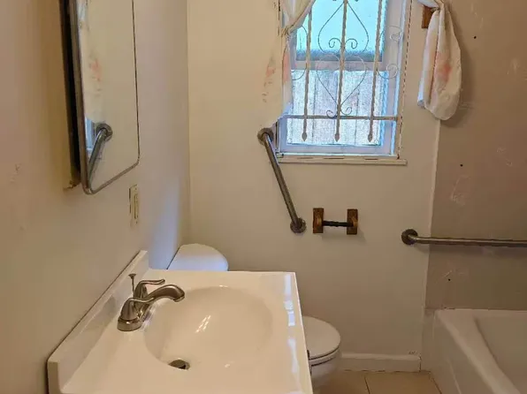 1208 83rd Ave #1208, Oakland, CA 94621
