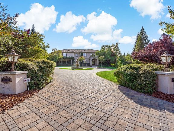 4th image of 5612 W Saint Francis Cir