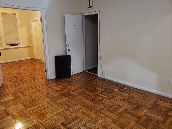 4th image of 222-224 W Runyon St #3R