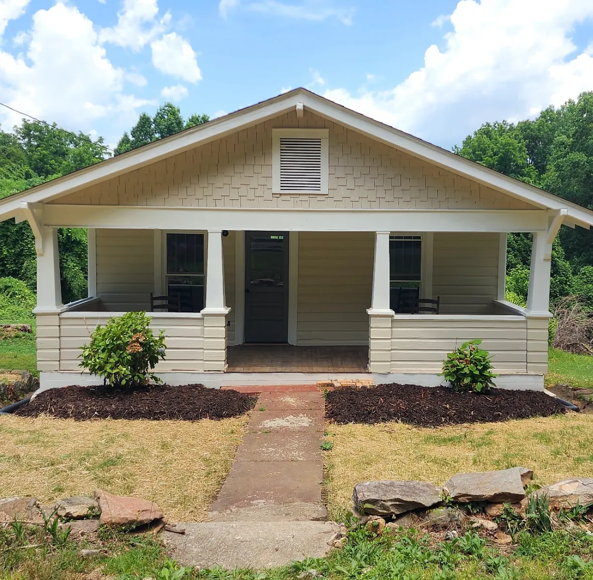 2 bed, 720 sqft, $1,600 — Photo 1