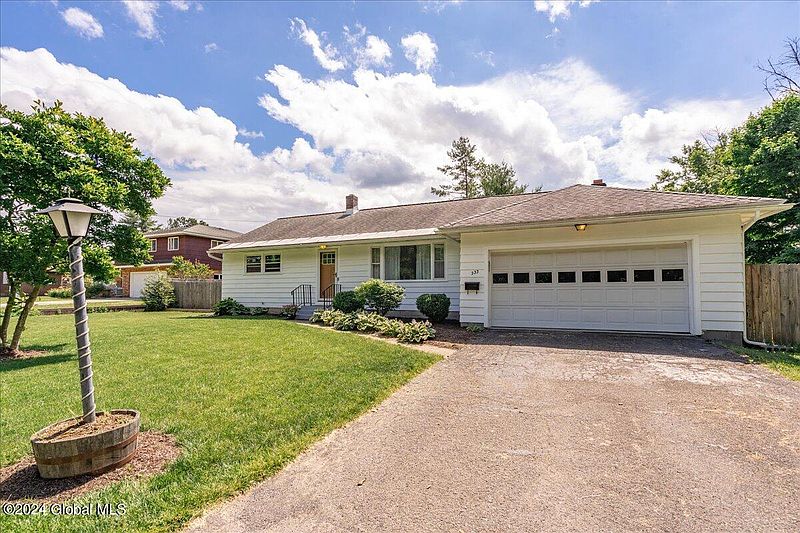 2nd image of 333 McCormack Road
