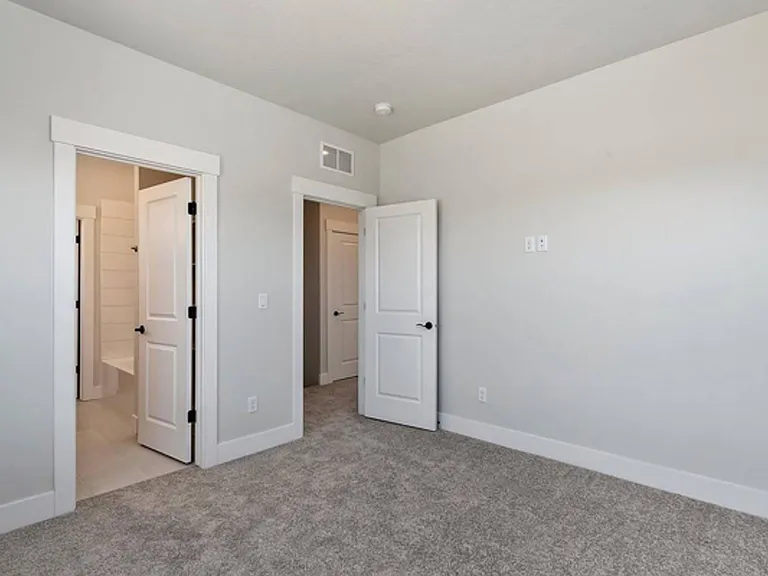 Bradbury Luxury Townhomes — Photo 28