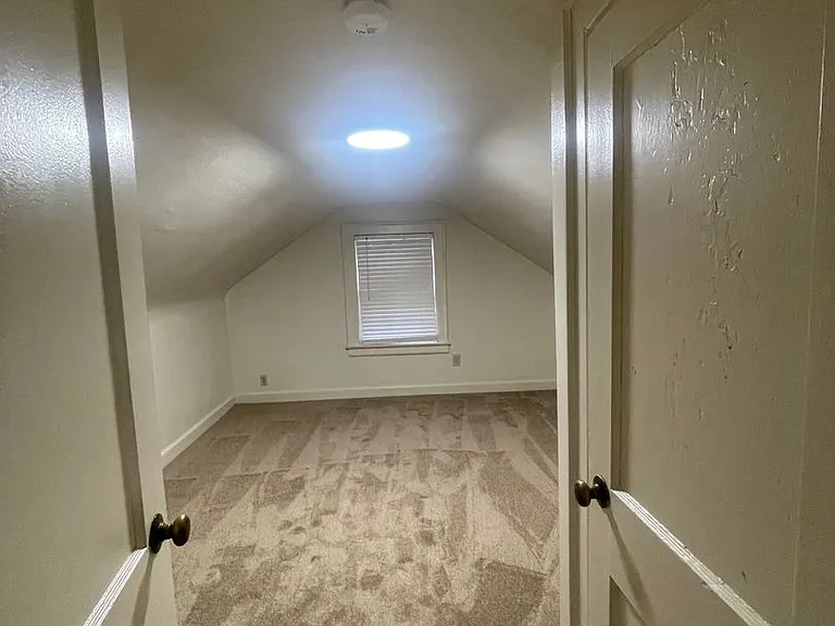 124 Tyler Cres W — Photo 10