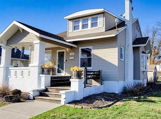 133 Flora Ave, Flora, IL 62839