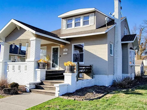 133 Flora Ave, Flora, IL 62839