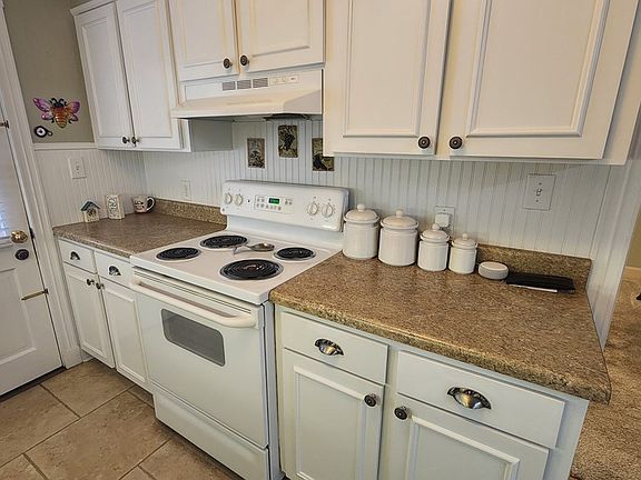 4th image of 2230 Cherokee Ave APT 19
