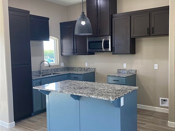 2nd image of 506 Cienega Ln