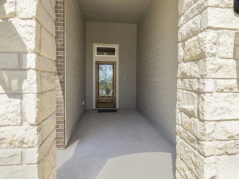 623 Rivington Dr — Photo 3