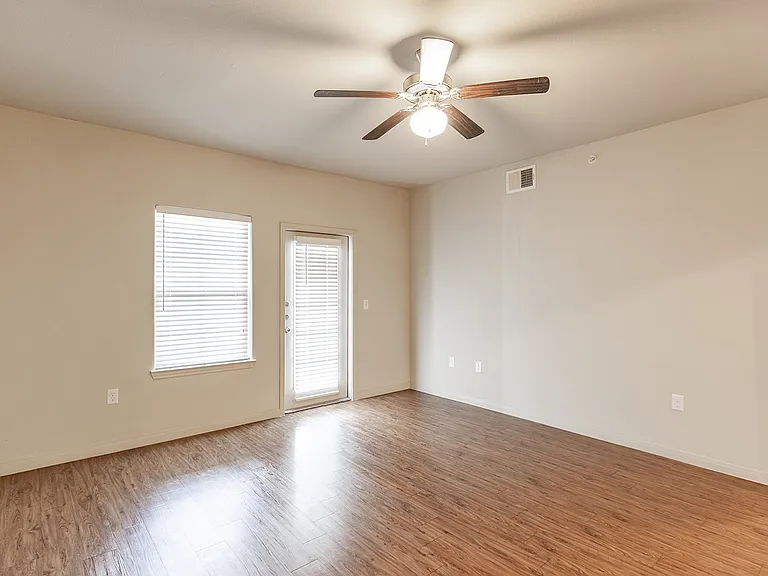 Freedom Hills Ranch Apartments — Photo 65