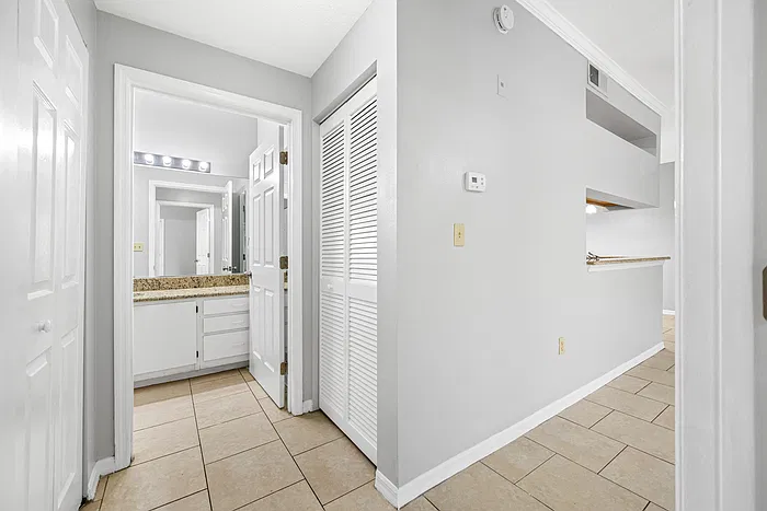 5612 Pinnacle Heights Cir #206 — Photo 21