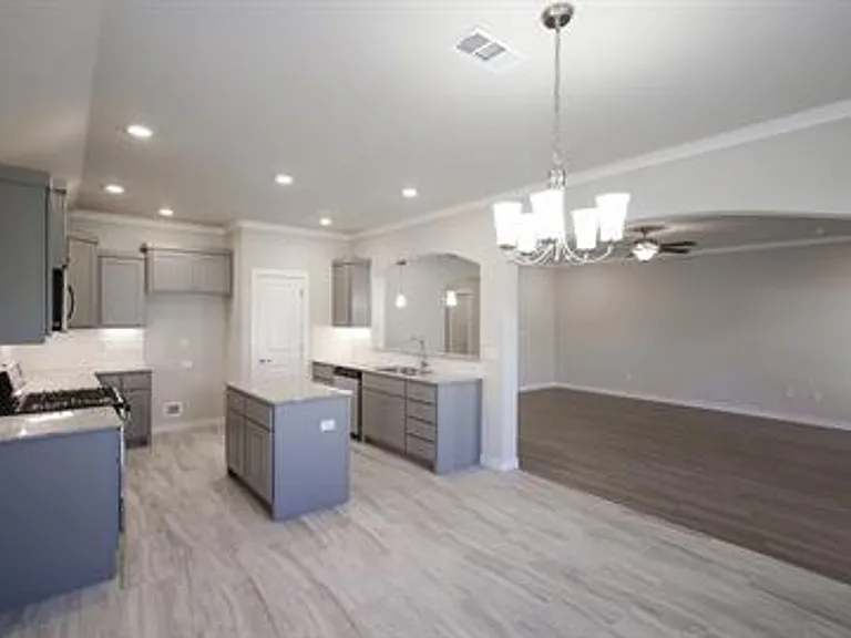 824 Copper St — Photo 4