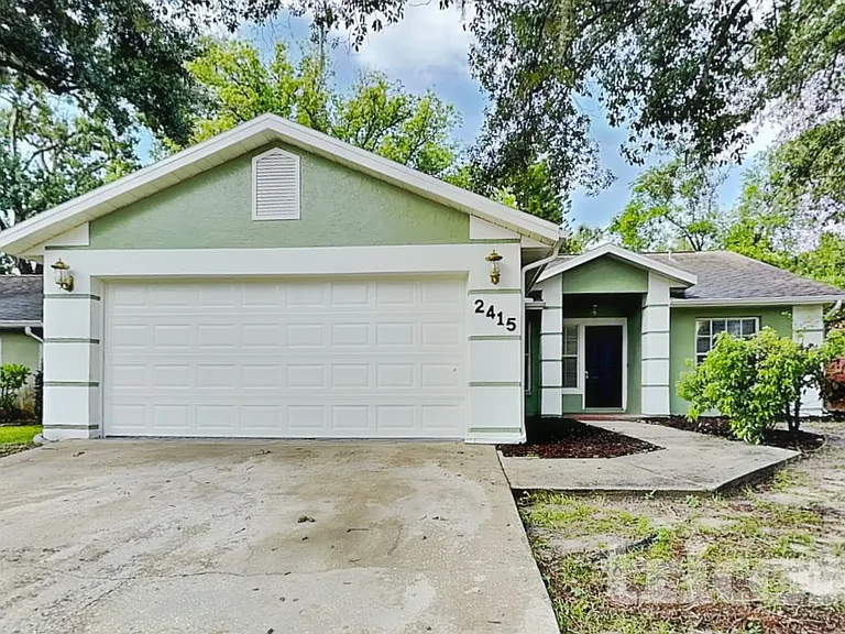 2415 Woody Trace Ln — Photo 2