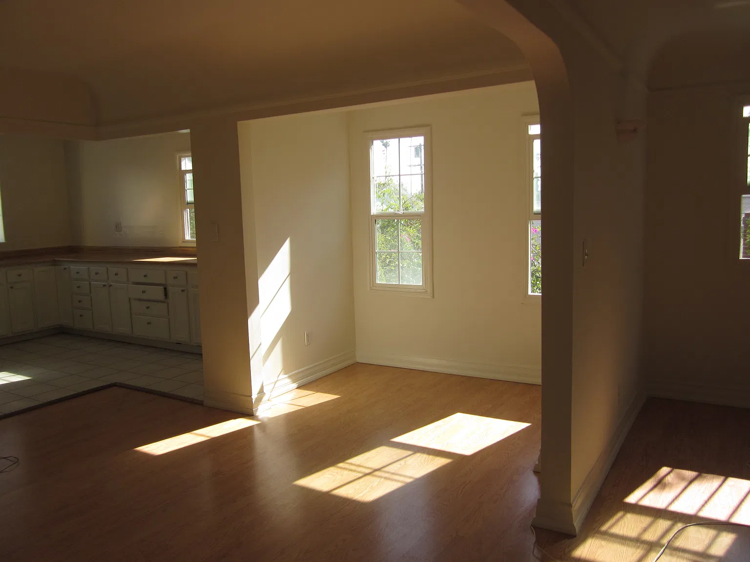 2 bed, 1000 sqft, $2,600 — Photo 3