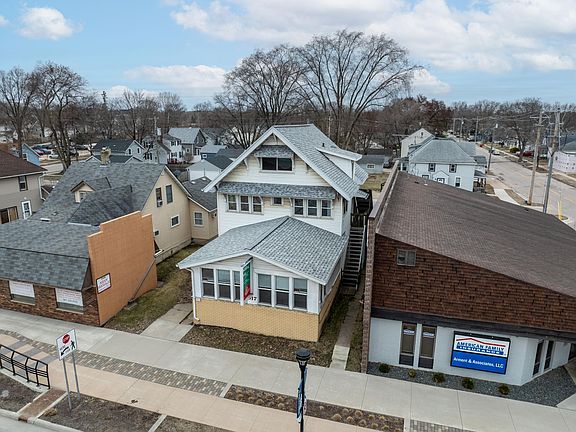 4th image of 917 Broadway Ave N