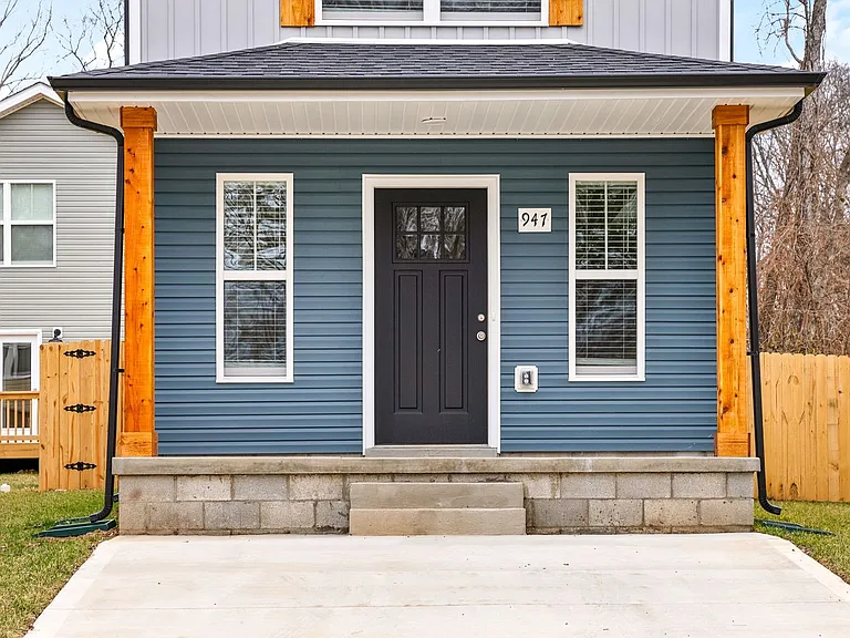 947 Wall St — Photo 2