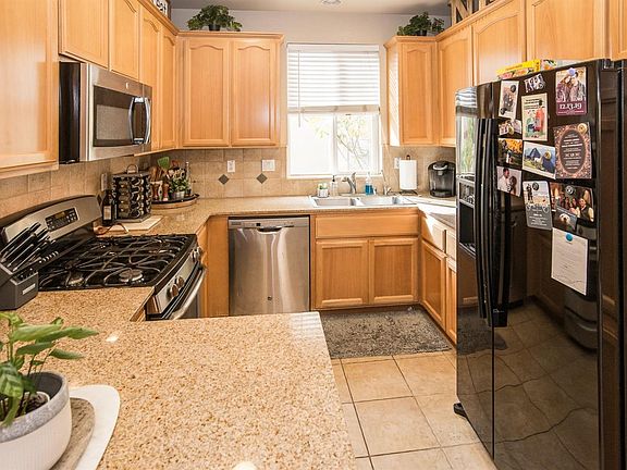 3rd image of 21 Sheen Ct