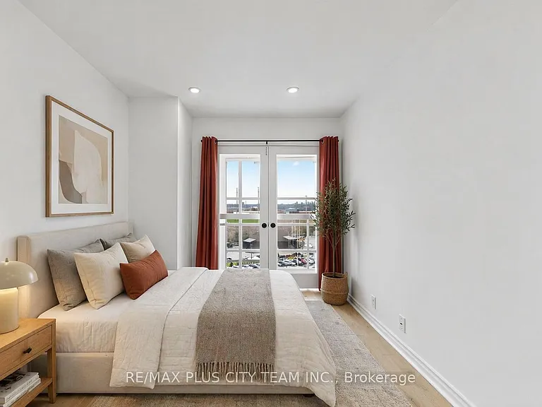 1720 Eglinton Ave E #812 — Photo 16